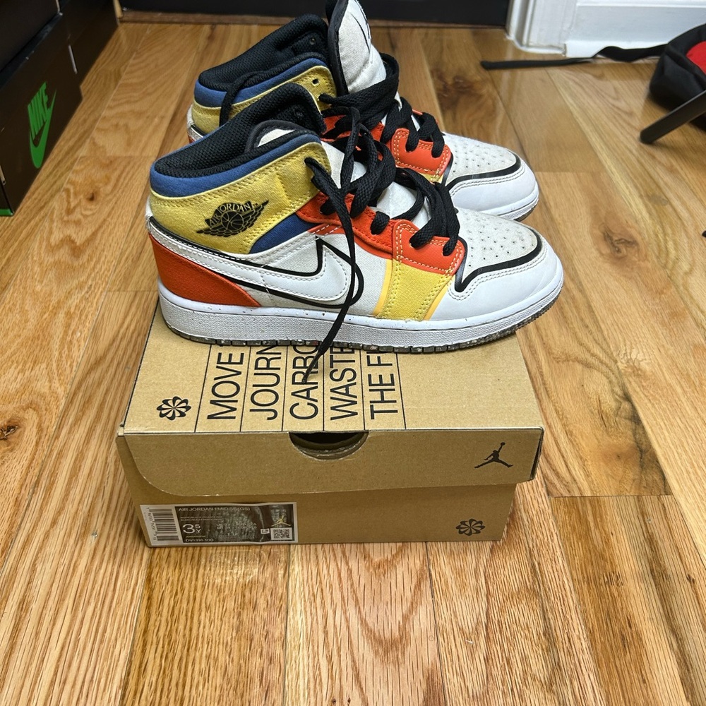 Jordan 1 Mid